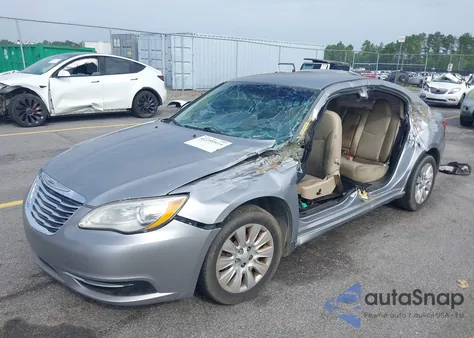 2014 Chrysler 200 Lx z USA, uszkodzony, nr VIN 1C3CCBAGXEN150014